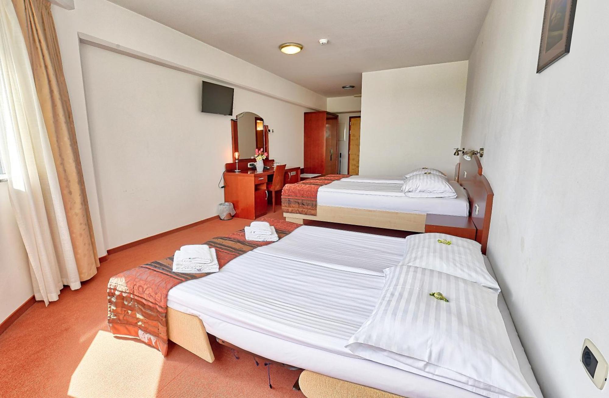 Hotel Krek Superior Lesce  Zewnętrze zdjęcie