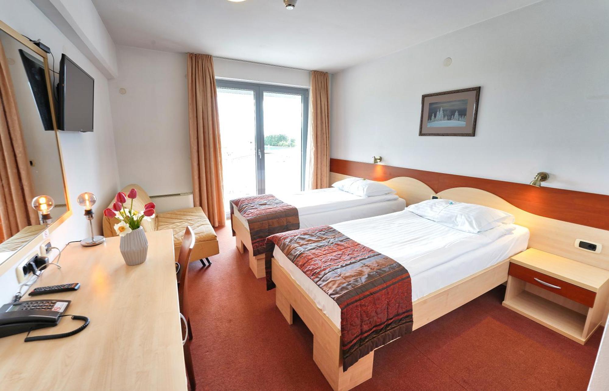 Hotel Krek Superior Lesce  Zewnętrze zdjęcie