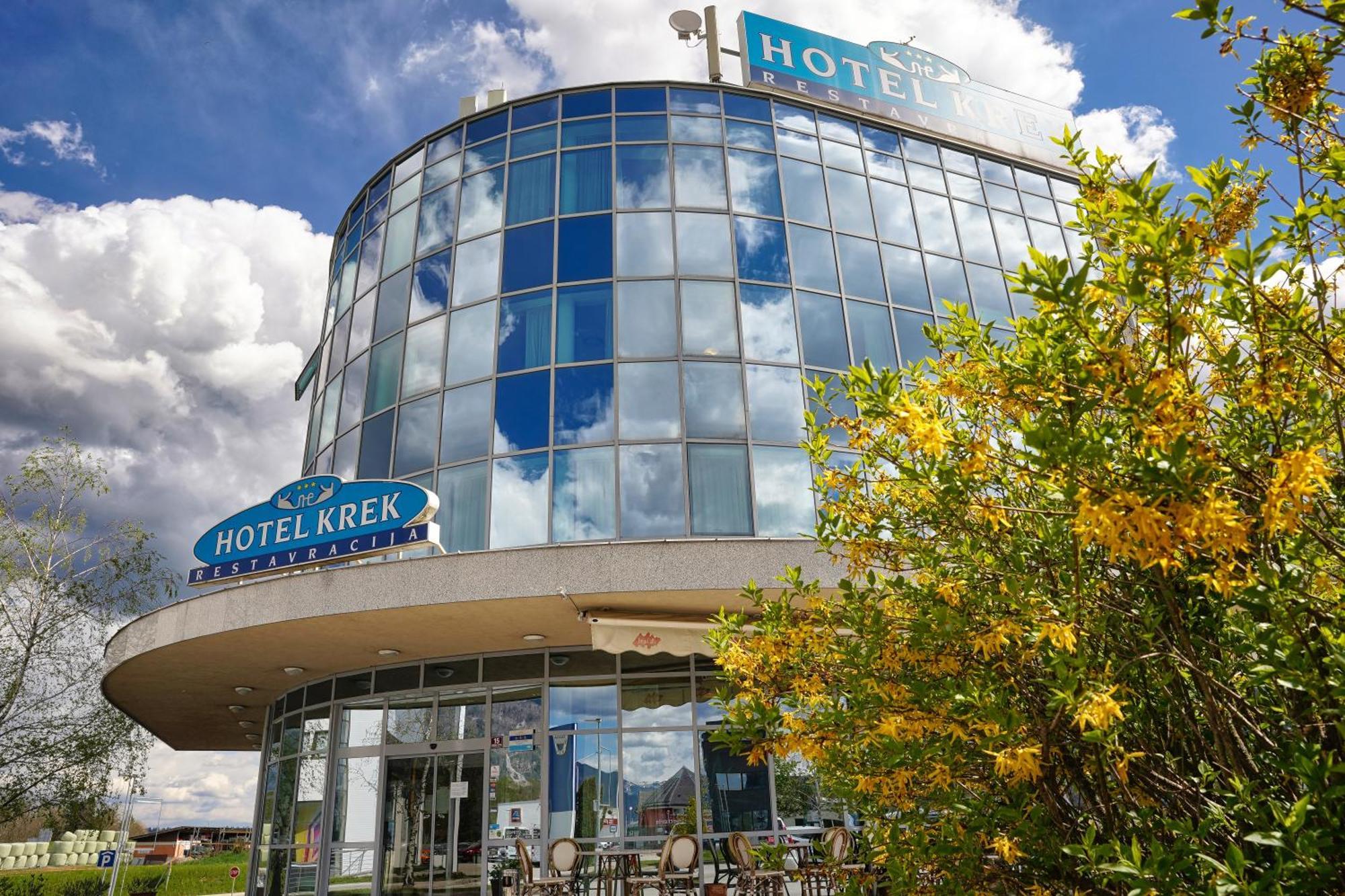 Hotel Krek Superior Lesce  Zewnętrze zdjęcie