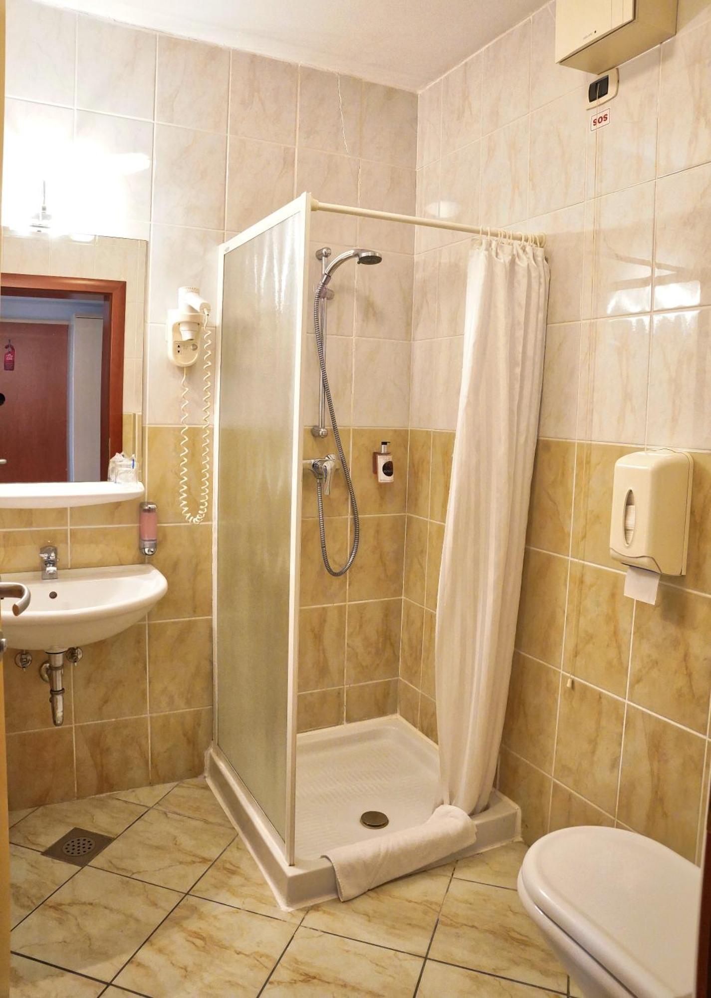 Hotel Krek Superior Lesce  Zewnętrze zdjęcie