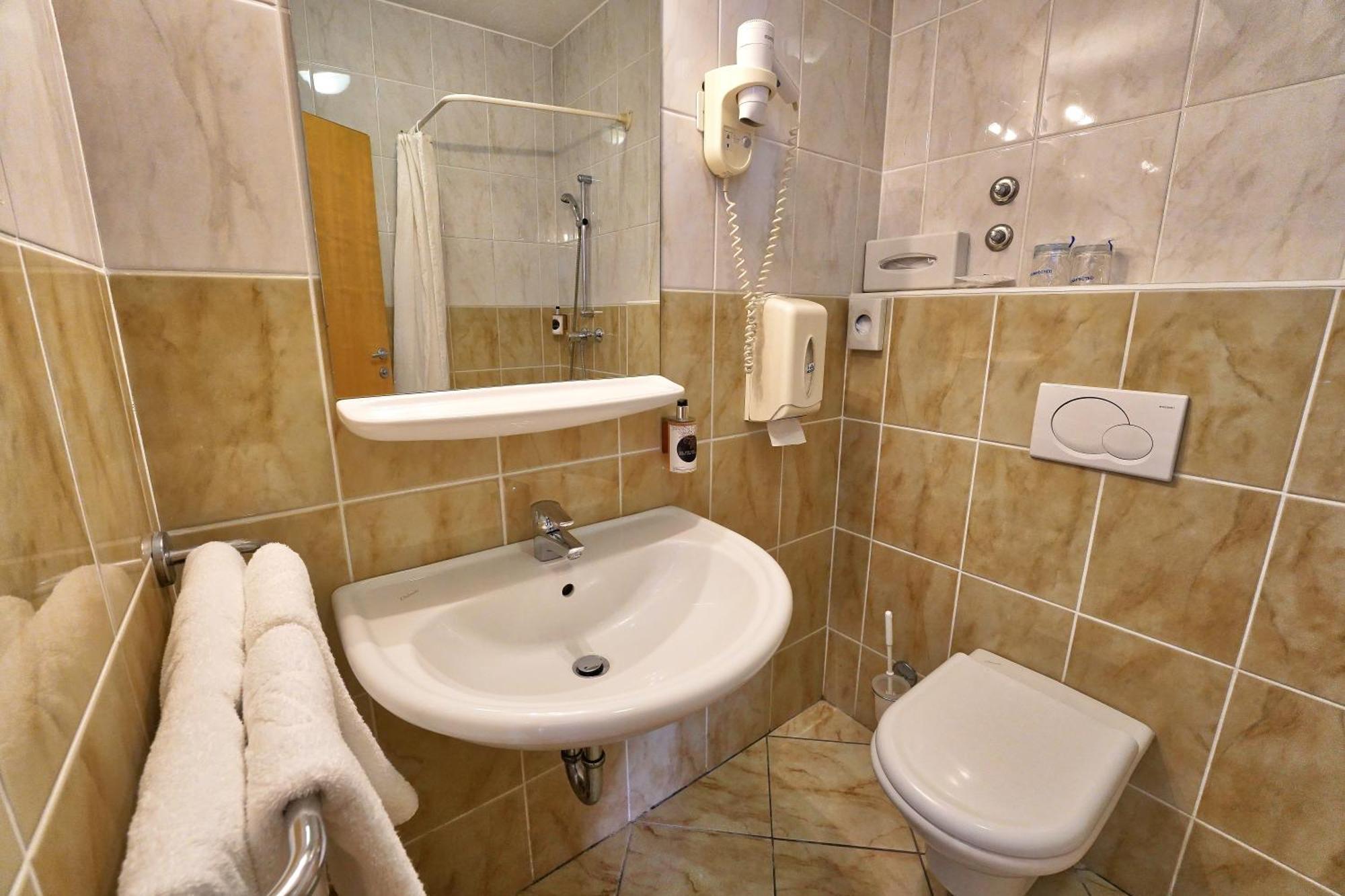 Hotel Krek Superior Lesce  Zewnętrze zdjęcie