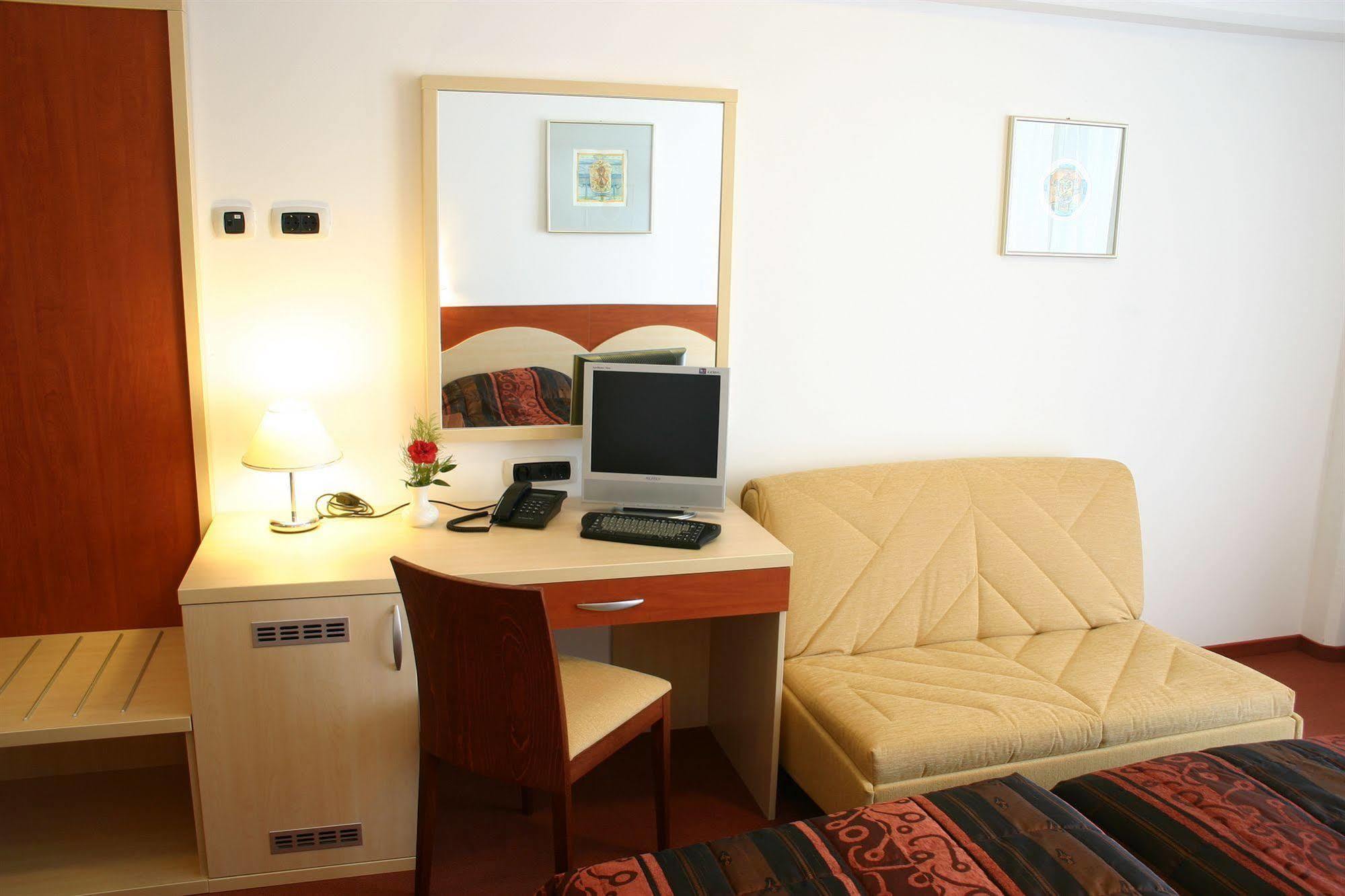 Hotel Krek Superior Lesce  Zewnętrze zdjęcie