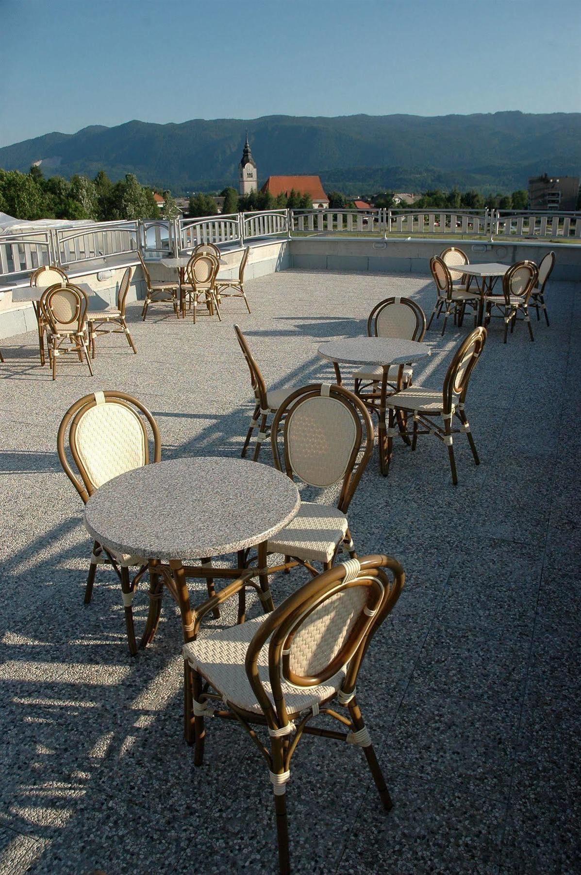 Hotel Krek Superior Lesce  Zewnętrze zdjęcie