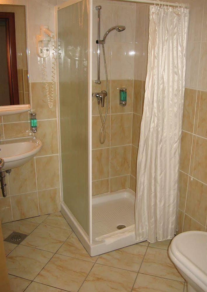 Hotel Krek Superior Lesce  Zewnętrze zdjęcie